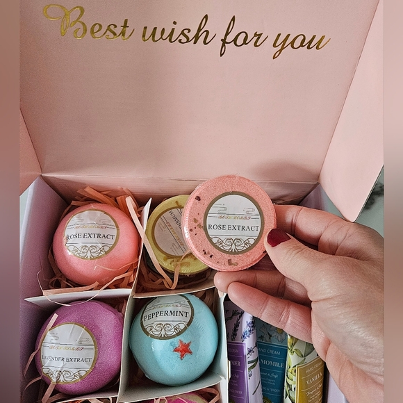 Kiytarboo Handcream, Bath Bomb & Shower Steamer Gift Set- NEW IN BOX - Picture 3 of 5